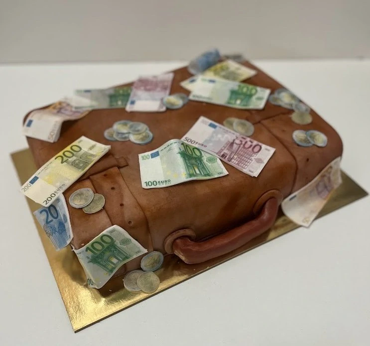 Torta Kufrík s peniazmi