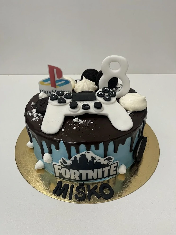 Torta Fortnite, Playstation