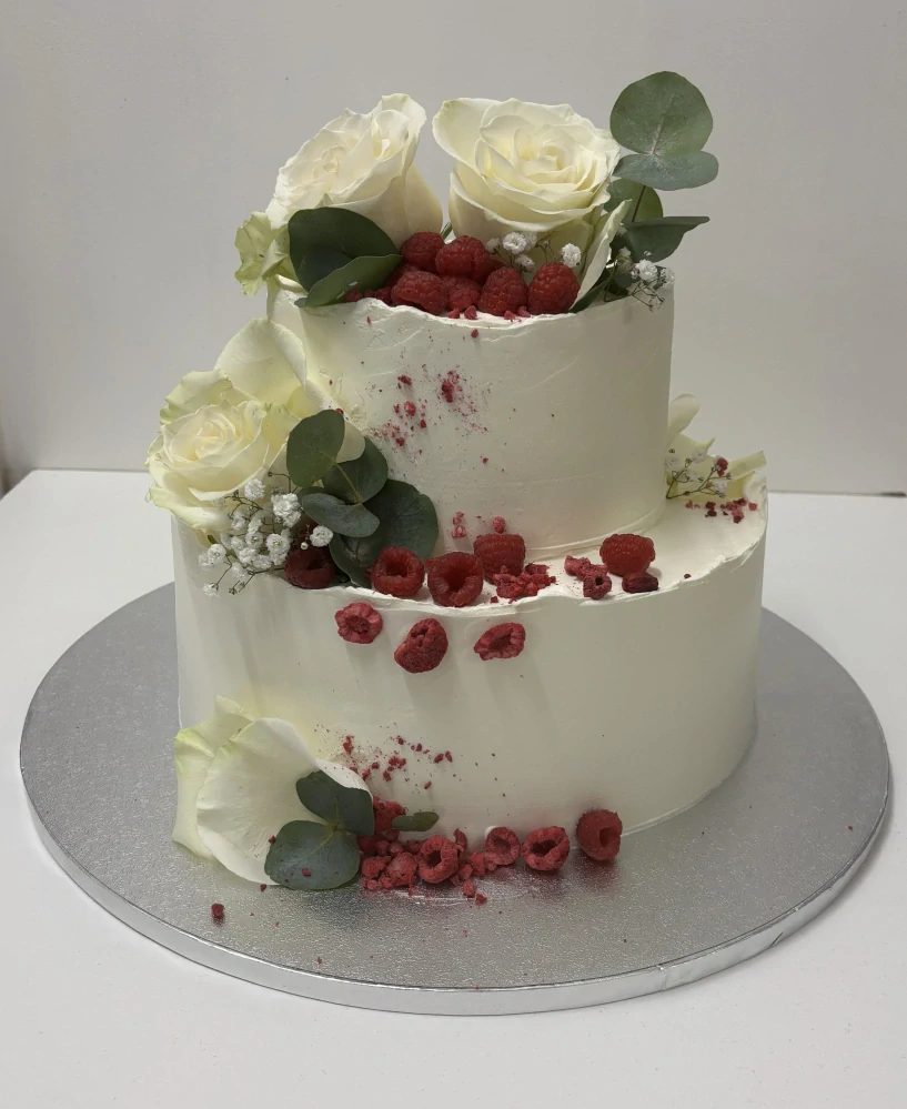 Torta Svadobná so živými kvetmi a ovocím