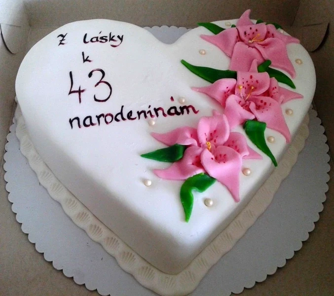 Torta Srdce s ľaliami