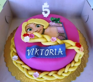Torta Rapunzel, Na vlásku