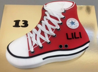 Torta Teniska Converse